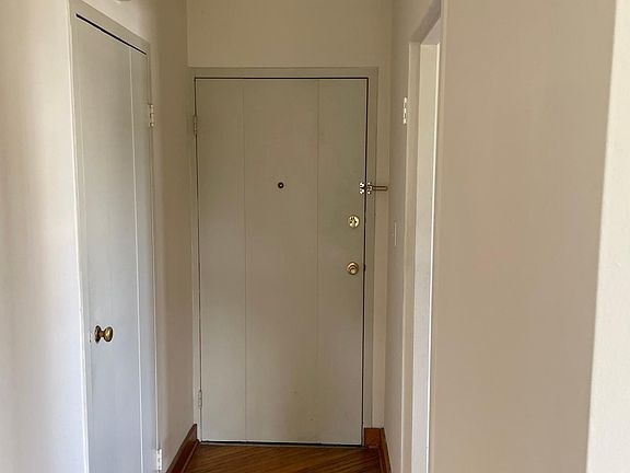 5th image of 7 Stoneleigh Ave APT 2