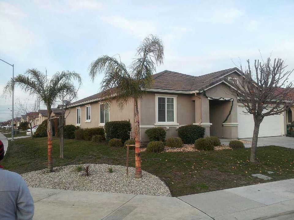 1st image of 3205 Estrella Ave