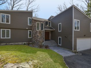 94 Round Hill Rd, Armonk, NY 10504