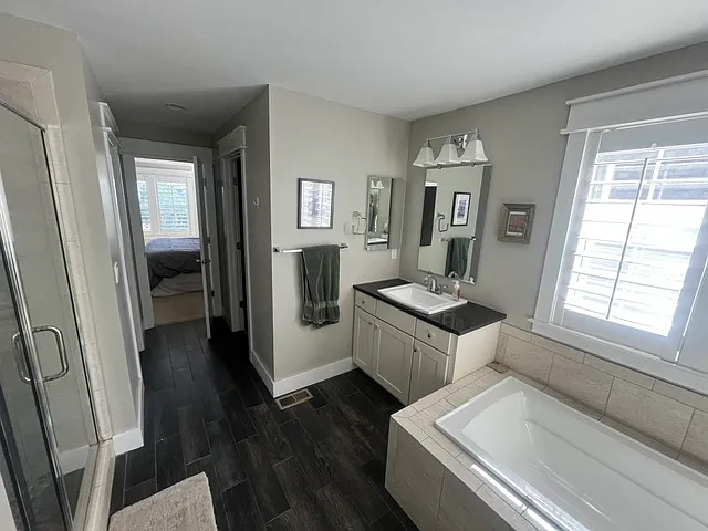 Master Bathroom upstairs