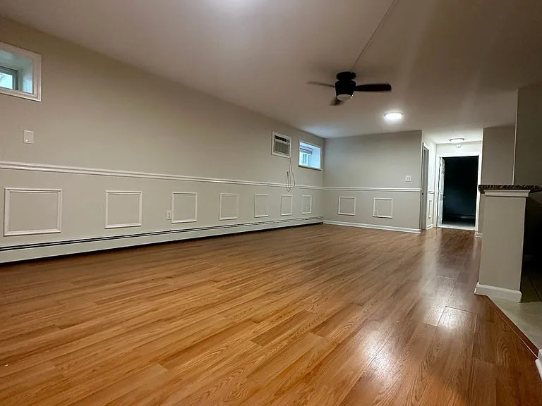 Pembroke Apartments — Photo 32