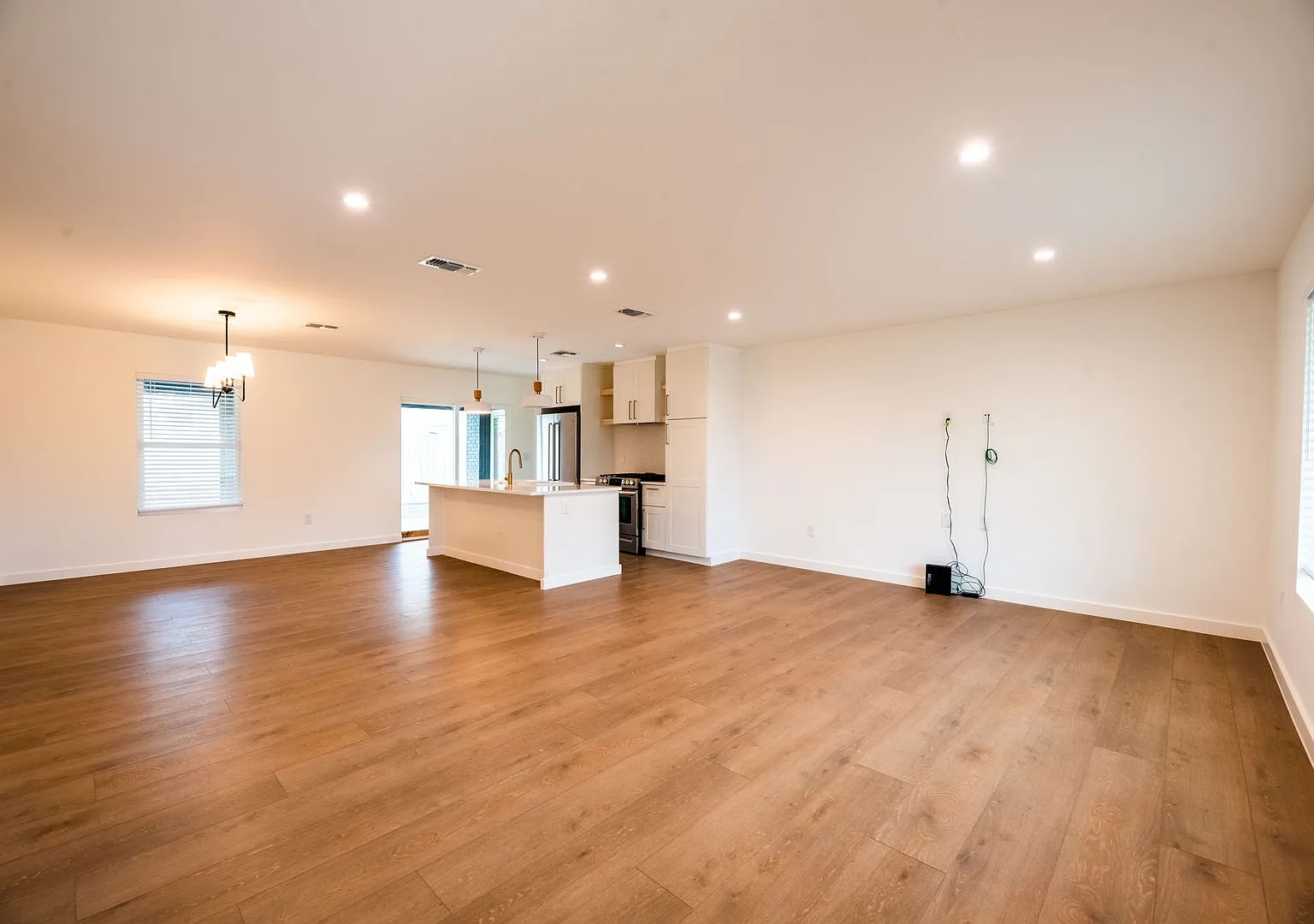 7104 Twin Crest — Photo 2