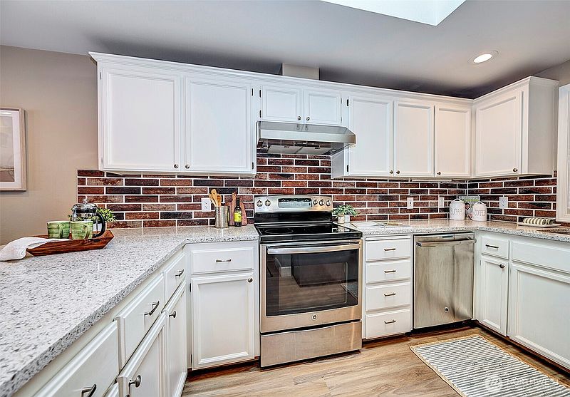 5th image of 432 3rd Avenue S #B203