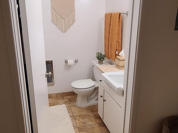 2nd image of 445 E Magnolia Blvd