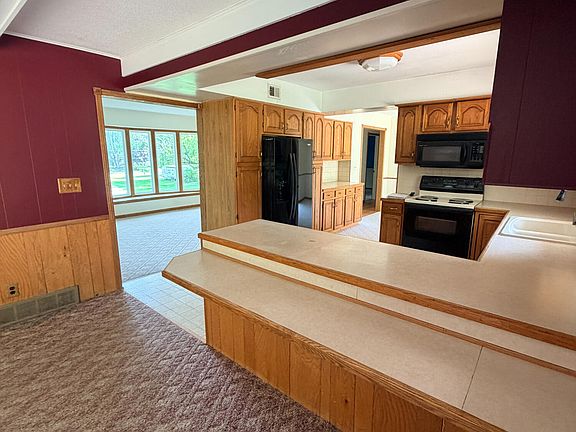 2nd image of 755 Grindle Dr SE