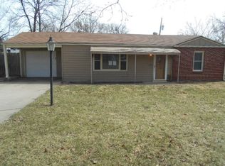 2212 SW Edgewater Ter, Topeka, KS 66614