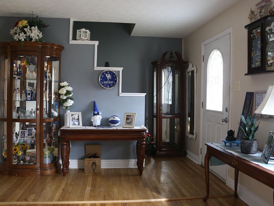 9 Pine Hill Dr, Highland Heights, KY 41076 | Zillow