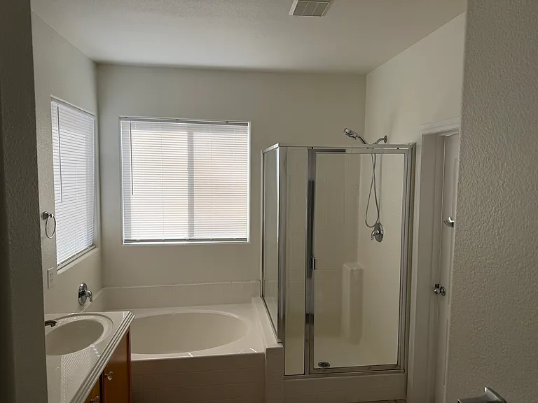 682 Baffin Island Rd — Photo 4
