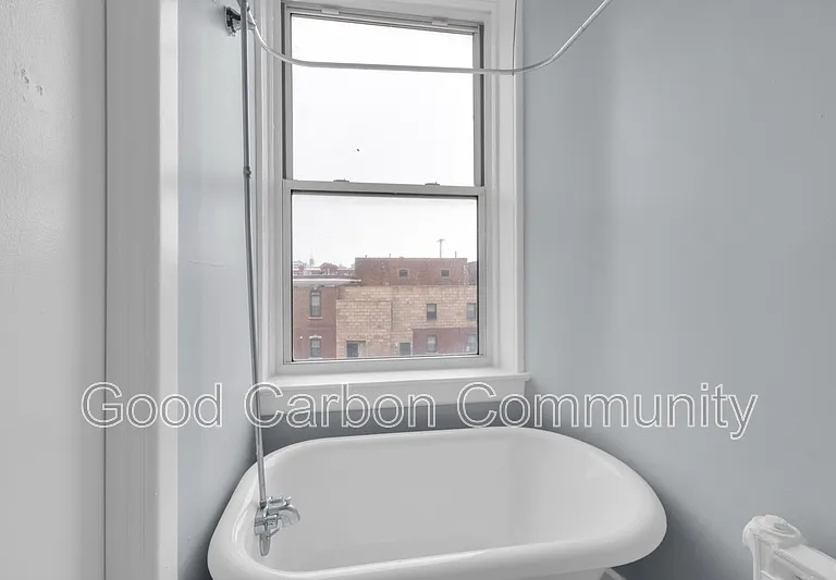 131 Allen St #15 — Photo 10
