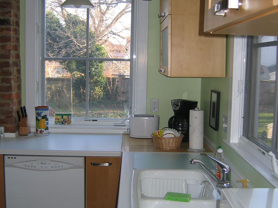 Kitchen from DR