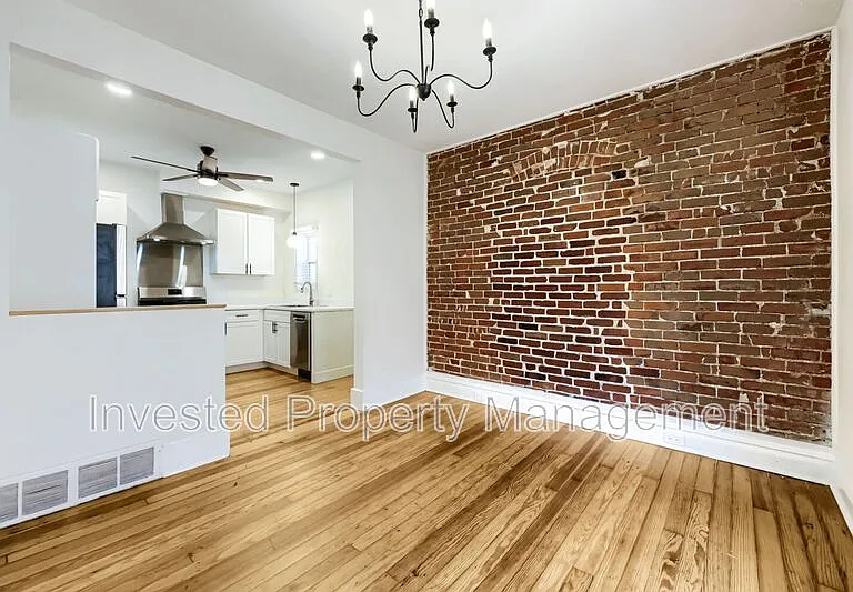 3007 N Hooker St — Photo 7