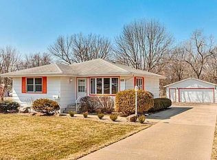 3206 E 38th St, Des Moines, IA 50317