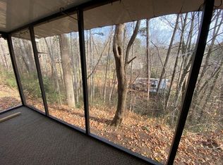 205 Dove Haven Dr, Franklin, NC 28734