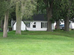 28779 W Lamphere Rd, Island Lake, IL 60042