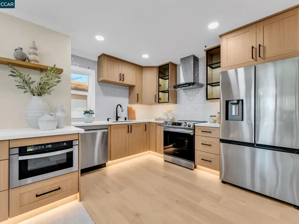 2825 Ptarmigan Dr APT 3, Walnut Creek, CA 94595