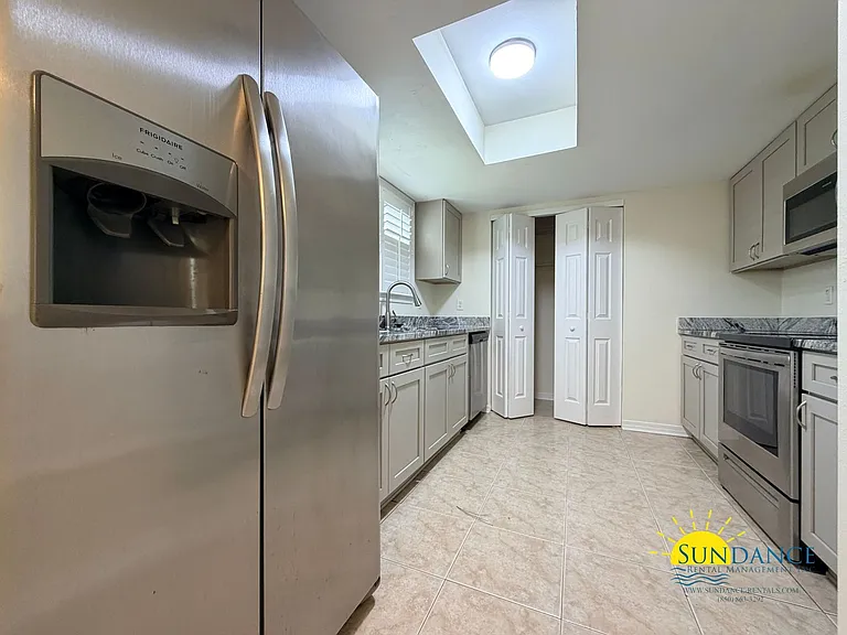 139 Scranton St — Photo 5
