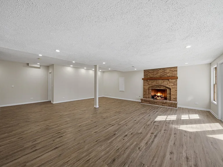 1215 Triple Crown Ct — Photo 20