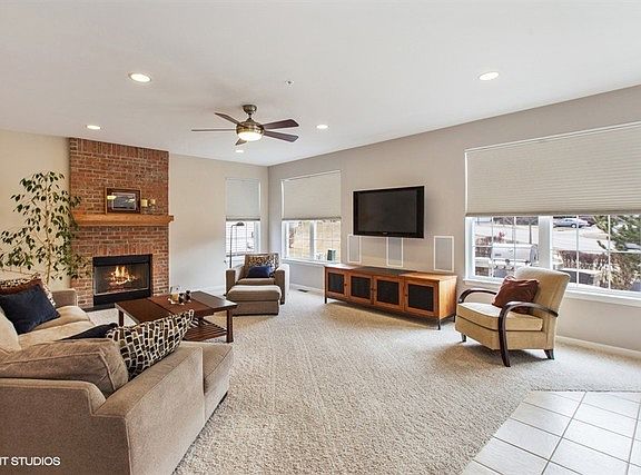 2nd image of 257 Hanbury Dr
