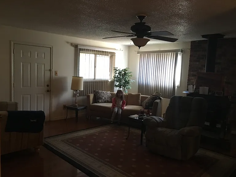 203 Patricia St #HOT — Photo 4