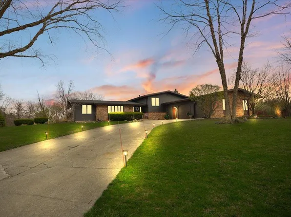 25 Cherrywood Ln, Valparaiso, IN 46385