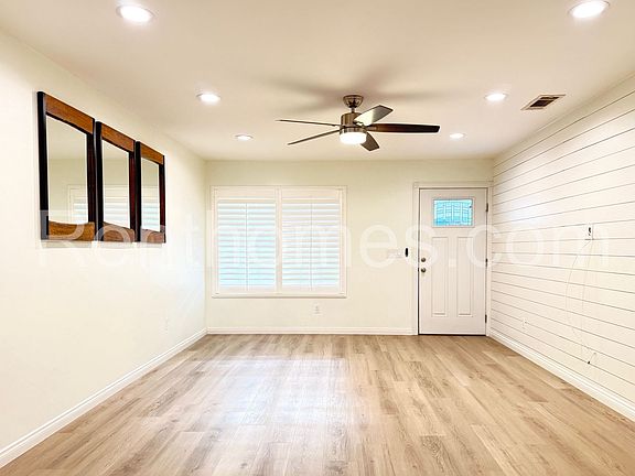 2nd image of 13710 Utopia Rd