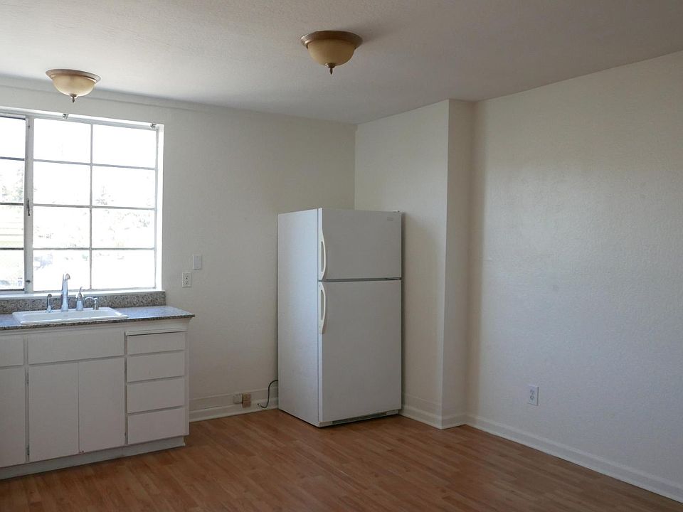 1st image of 305 Beach St APT 5