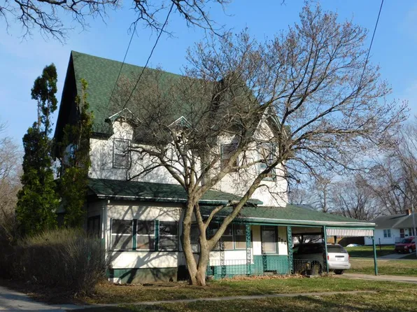 704 E 4th St N, Newton, IA 50208