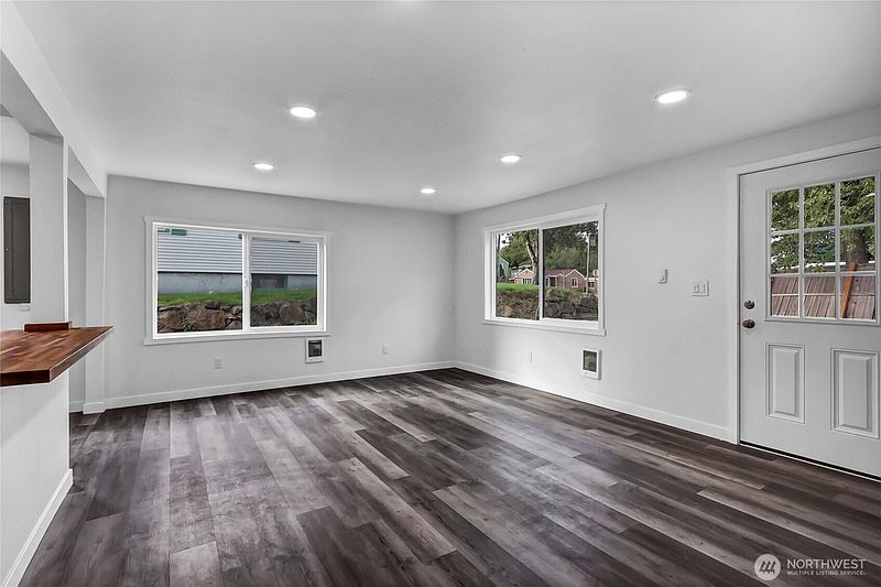 4th image of 12034 68th Avenue S