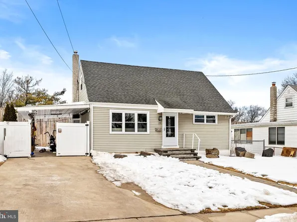 24 Soloff Dr, Hamilton, NJ 08610