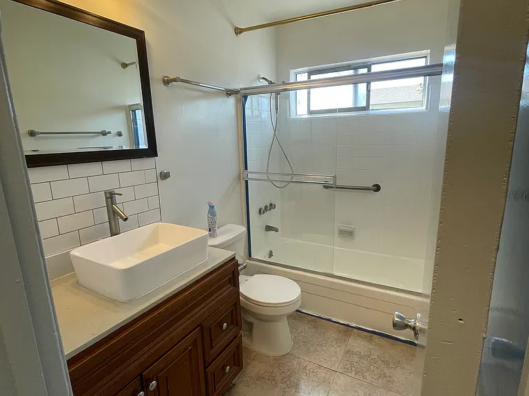 6310 Whitsett Ave #1 — Photo 9