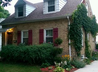 2424 N 74th St, Wauwatosa, WI 53213