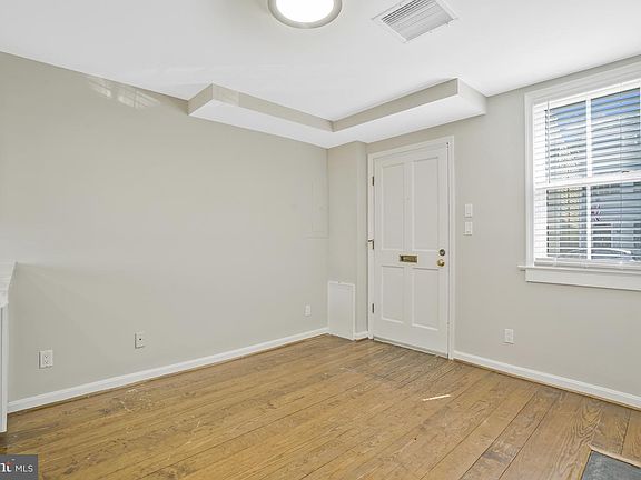 5th image of 206 N Payne St