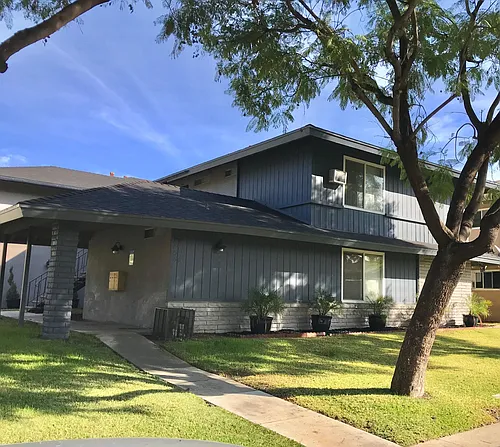 1945 E Evergreen St #6/1 Photo 1