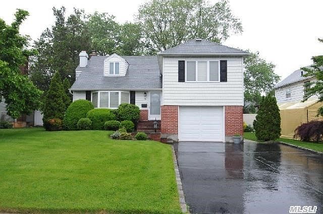 1st image of 24 Parkview Cir