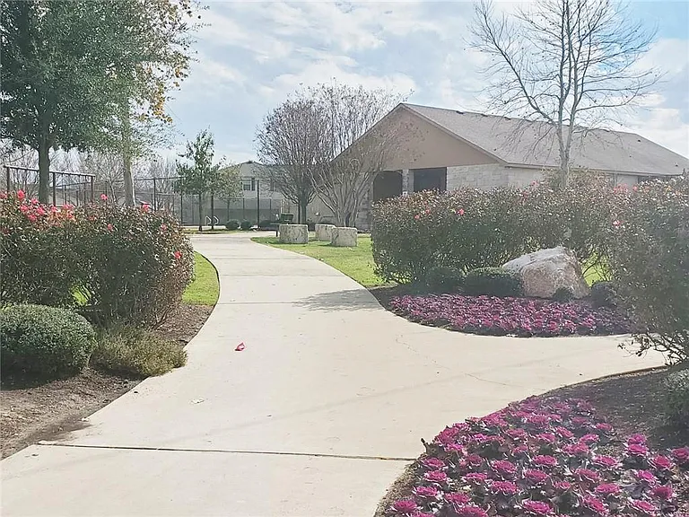 317 Hyacinth Way — Photo 6