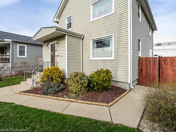 4th image of 4117 Prairie Ave
