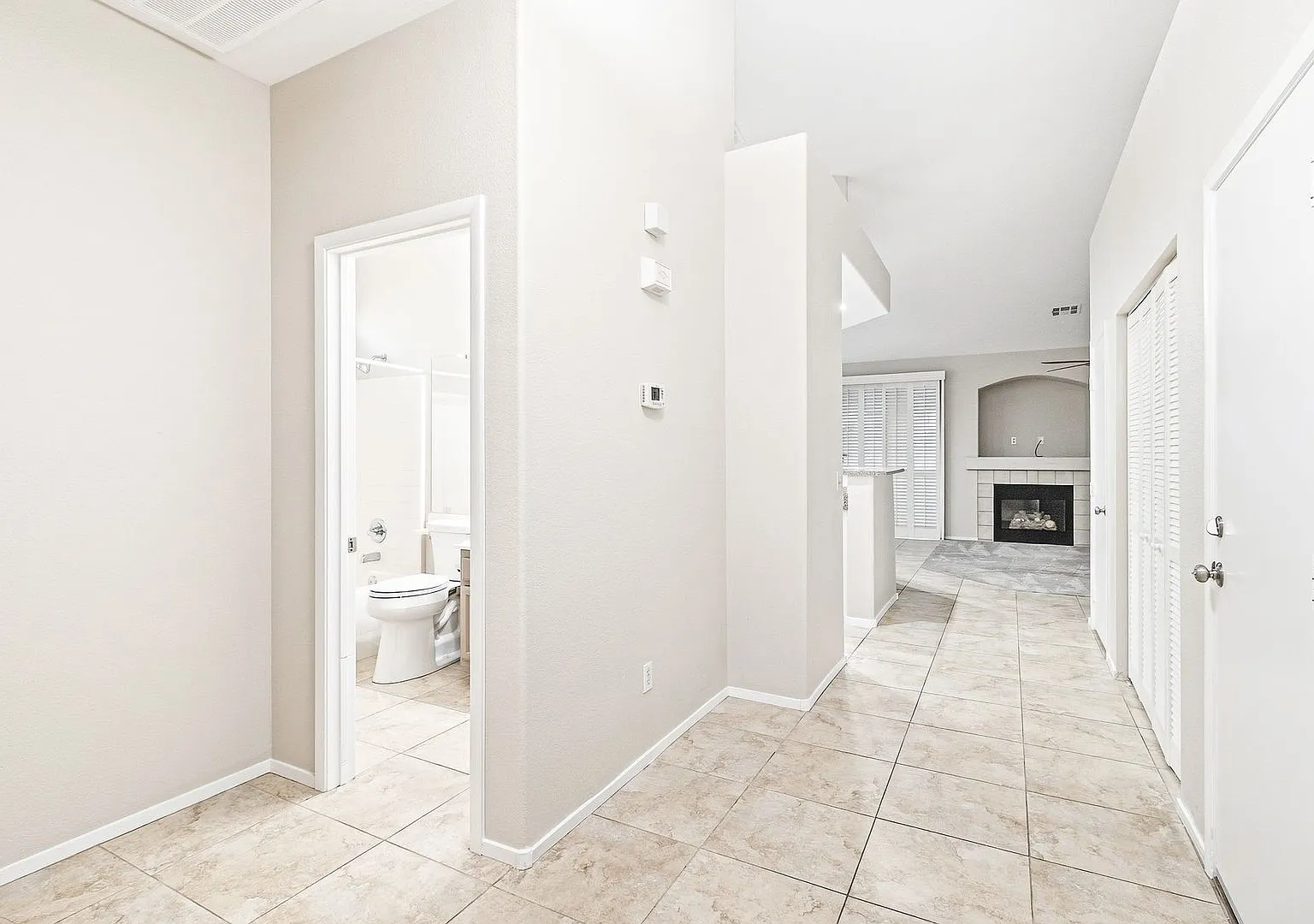 Spacious 2-Bedroom Henderson Home with Fireplace & Private Yard — Photo 4
