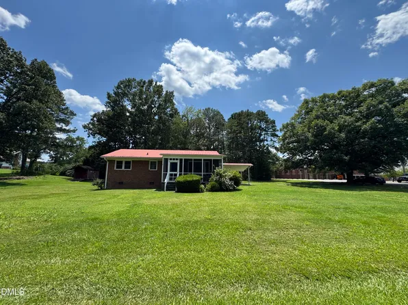 67 W Carthage St, Bennett, NC 27208
