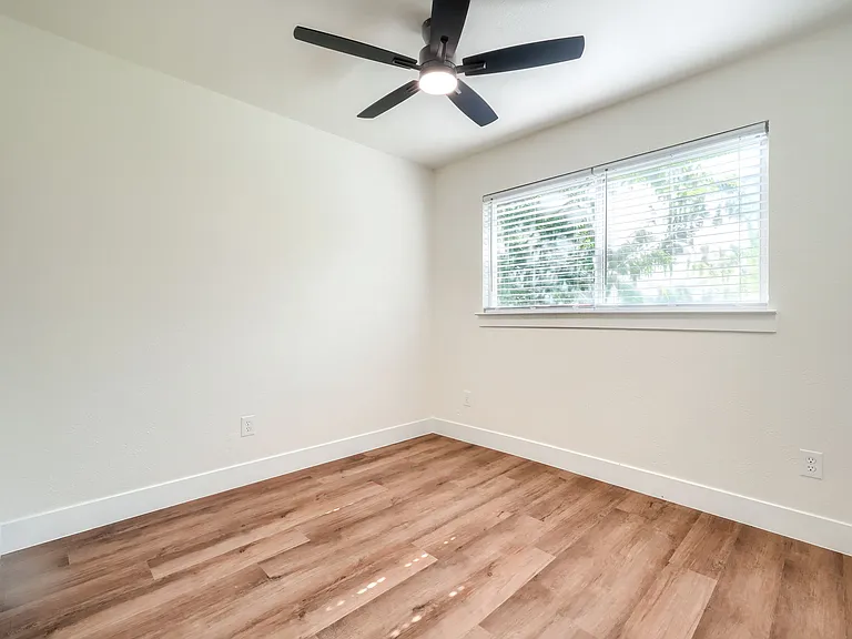 7009 Moss Rose Ct — Photo 17