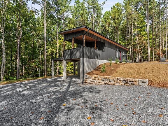 2nd image of 203 Golden Creek Rdg