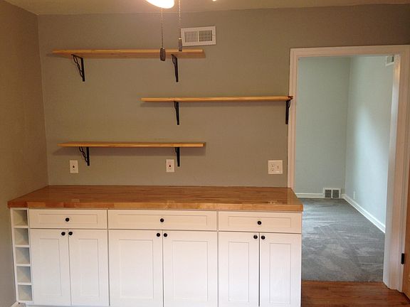 Ample storage and preparation space.