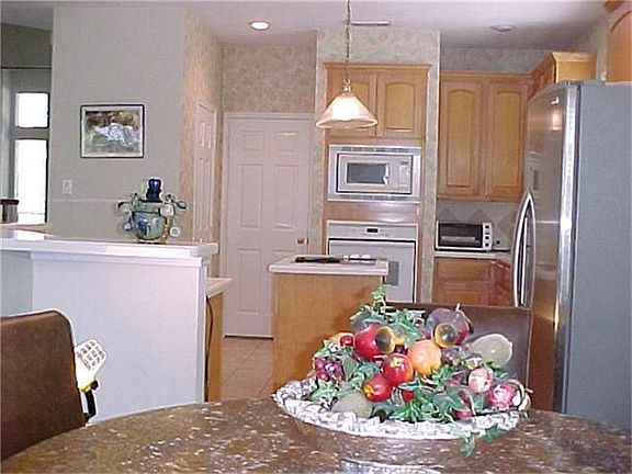 4th image of 5915 Bayberry Way