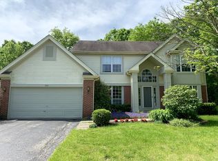 566 Meadowview Dr, Wauconda, IL 60084