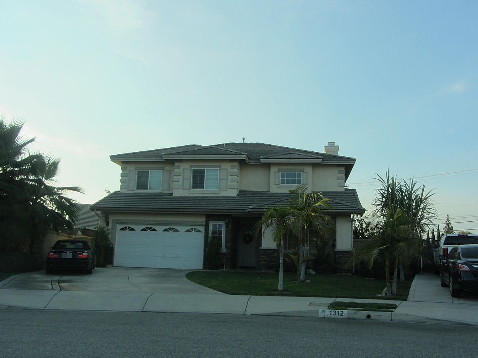 1st image of 1312 Briar Way