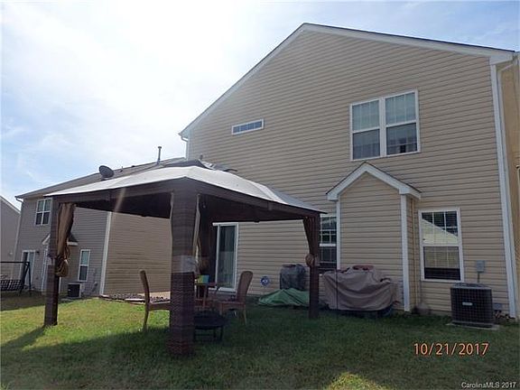 4th image of 4914 Lynn Lee Cres