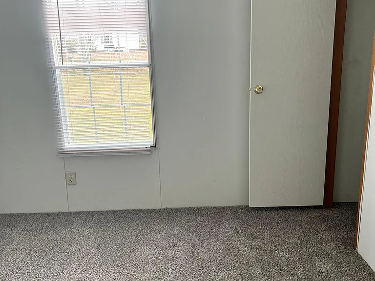 637 Colonial Dr — Photo 19