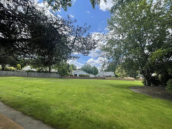 4th image of 2023 NE Josephine Dr