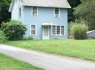 19 Lower Bartlett Rd, Quaker Hill, CT 06375