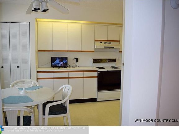2nd image of 1602 Abaco Dr APT H2
