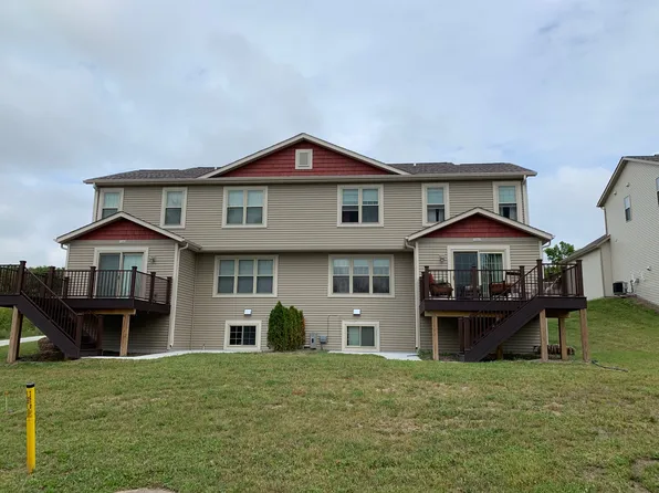 3 bed, 2.5 bath, 1910 sqft, $2,350, 1564-1566 E Gate Dr #1564, Watertown, WI 53094